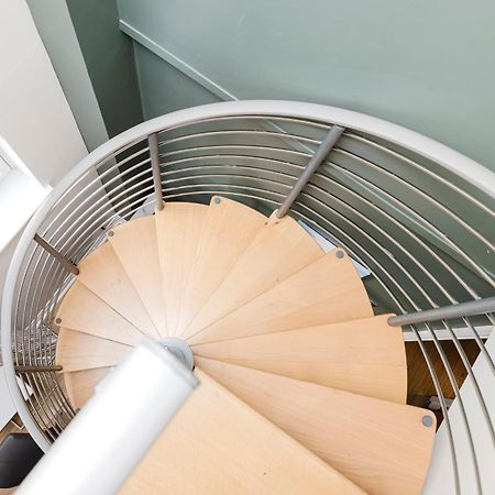 Joivy Stylish Apartment With Balcony In Old Town เอดินบะระ ภายนอก รูปภาพ