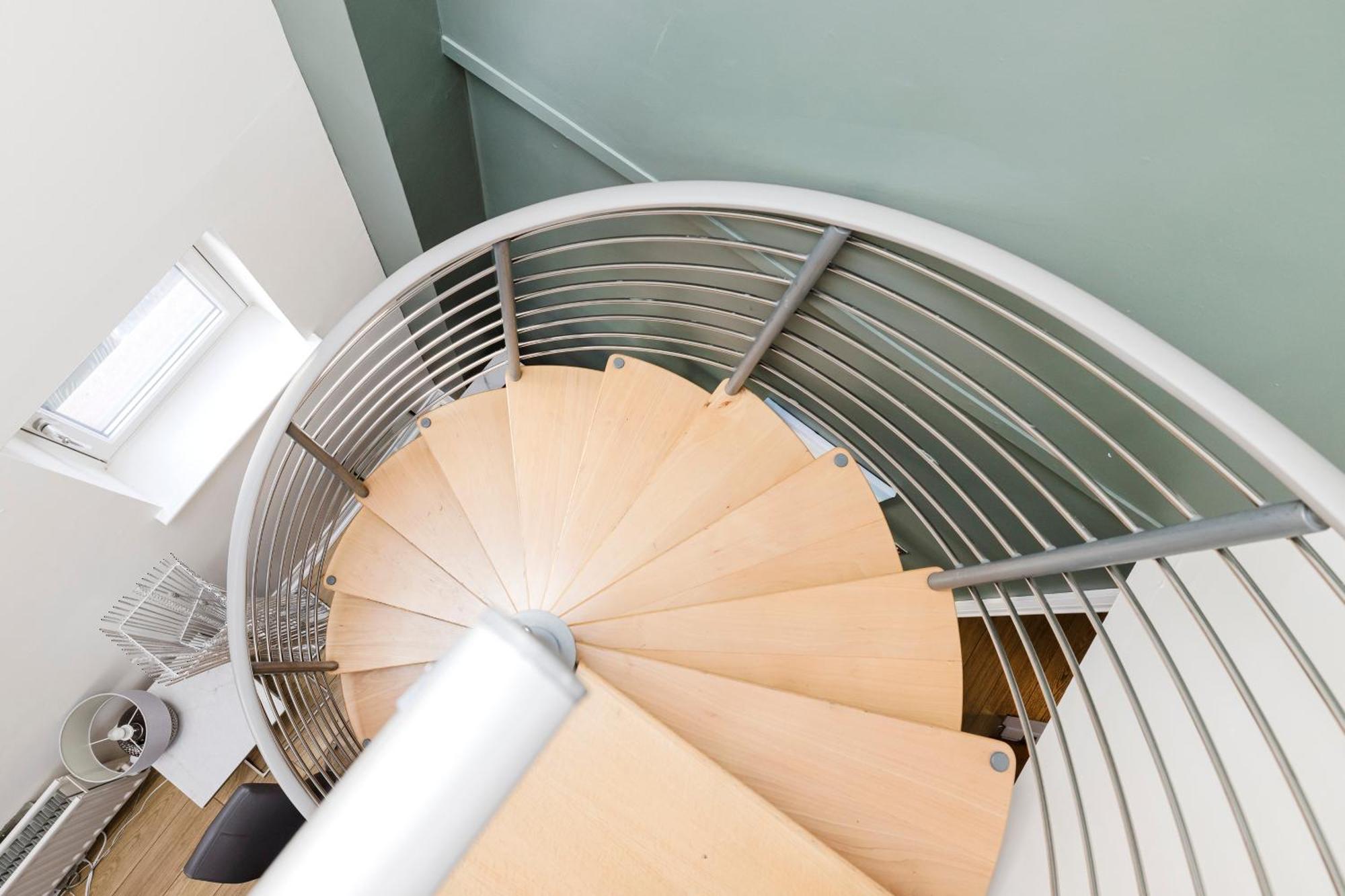 Joivy Stylish Apartment With Balcony In Old Town เอดินบะระ ภายนอก รูปภาพ
