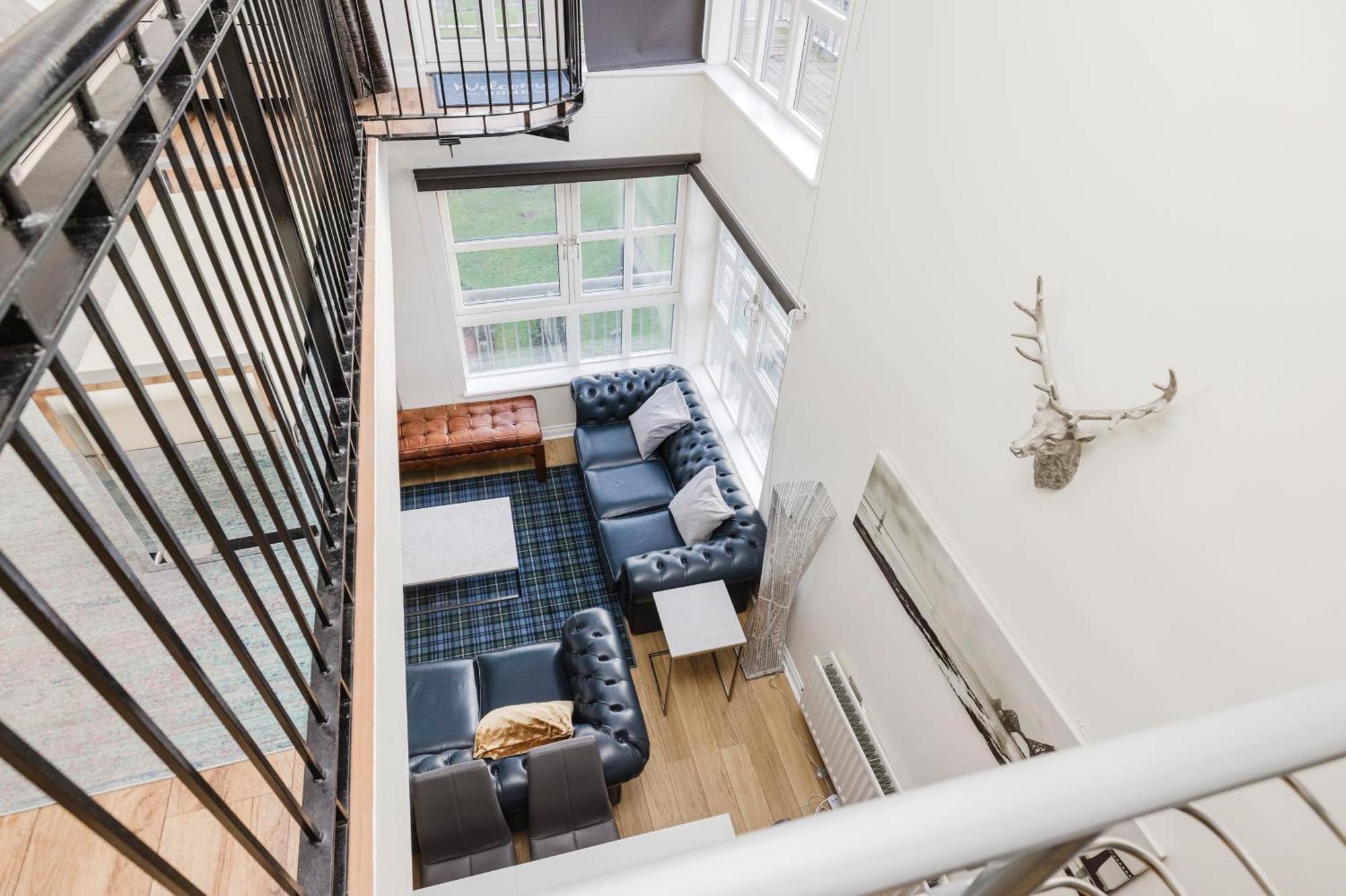 Joivy Stylish Apartment With Balcony In Old Town เอดินบะระ ภายนอก รูปภาพ